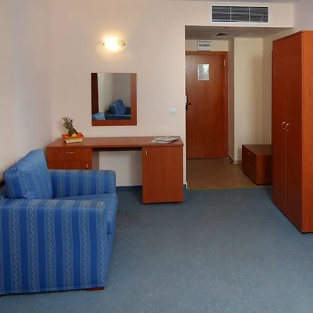 Scape Royal Hotel 3*